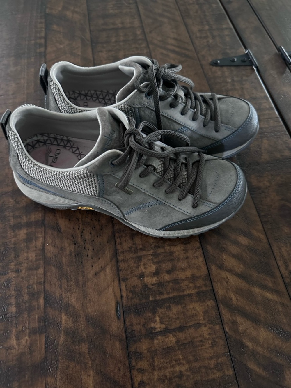 Casual Gray Lace-Up Women's Sneakers with Cushioned Support size 37 - US 6.5-7